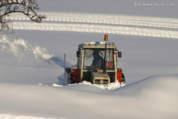 铲雪车