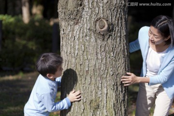 妈妈和小男孩