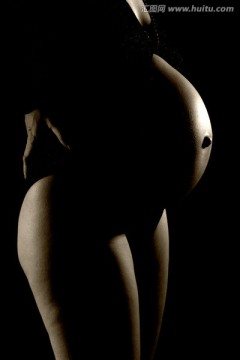 孕妇的肚子/第八个月