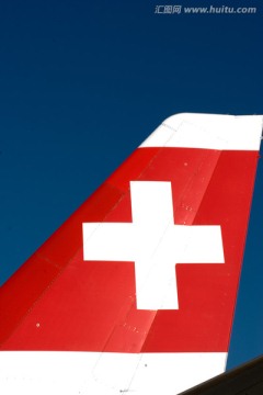 瑞士国旗的飞机尾部