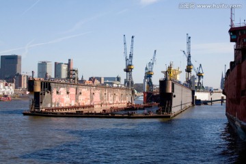 汉堡港的干船坞