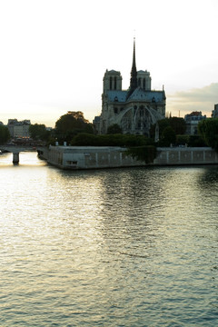 巴黎圣母院日落