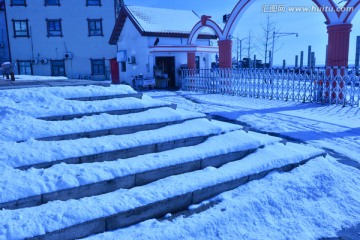 雪后的台阶