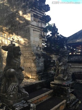 神庙雕塑