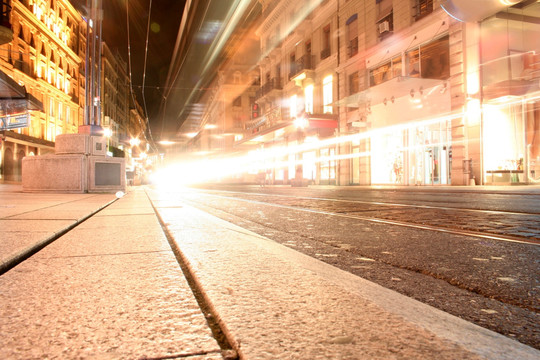 夜间高速公路 