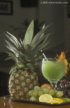 菠萝与鸡尾酒