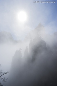 水墨黄山 竖片 云海苍茫