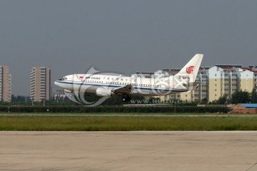 朝陽機(jī)場的飛機(jī)
