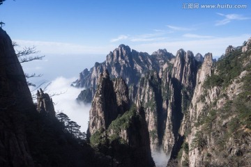 西海大峡谷 云海苍茫 蓝天白云