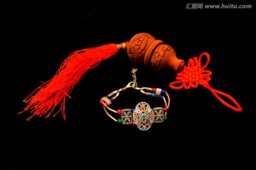 西藏民族款银手链与祈福葫芦