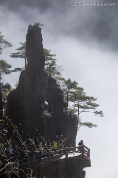 西海大峡谷 竖片 云雾缭绕