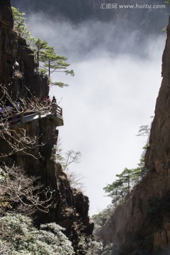 西海大峡谷 竖片 云雾缭绕