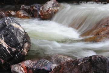 山间小溪