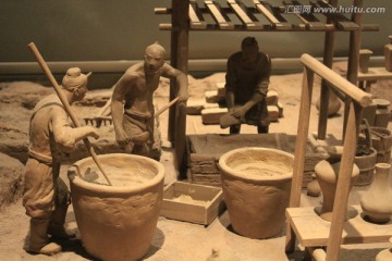 清代御窑制瓷流程二 淘练泥土