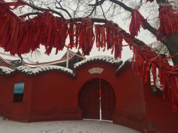 雪天寺庙