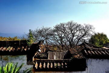 民居屋檐