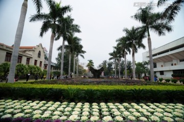 厦门大学标志雕塑