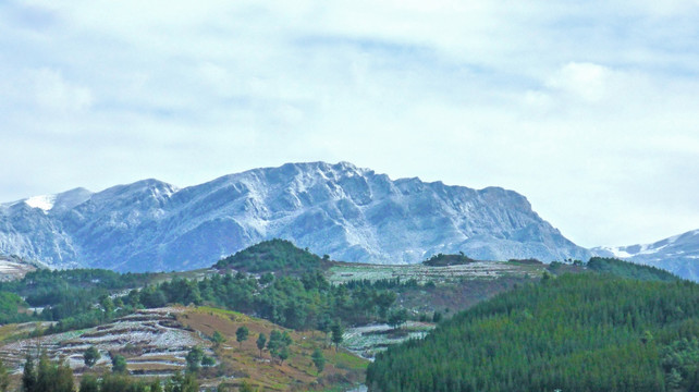 山丘 山岭 田野风光 雪山