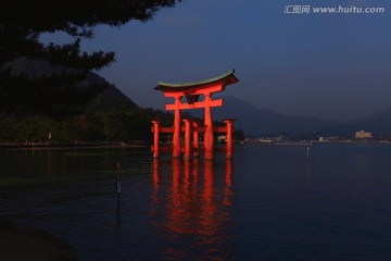 严岛神社大鸟居