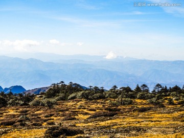 群山