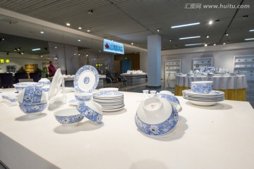 陶瓷餐具 餐桌