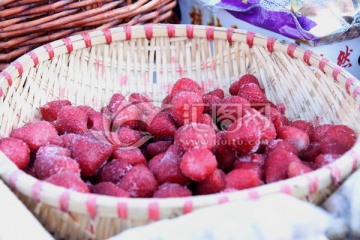 东北特产 冰冻草莓