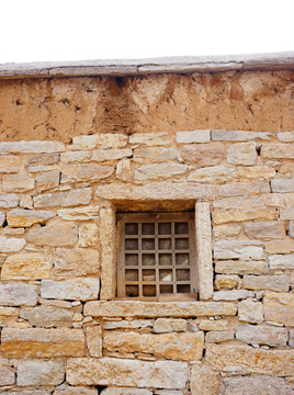 石墙窗户