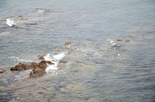 海浪礁石