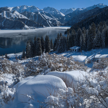 天池雪景