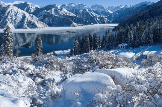 天池雪景