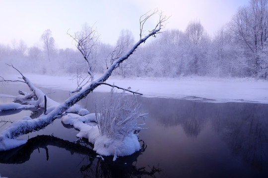 冰河雪景