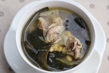 黃豆海帶骨頭湯