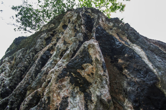 原生态火山溶岩艺术品