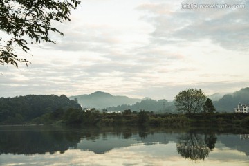 鄉(xiāng)村的清晨