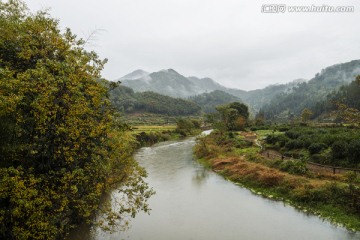 河流