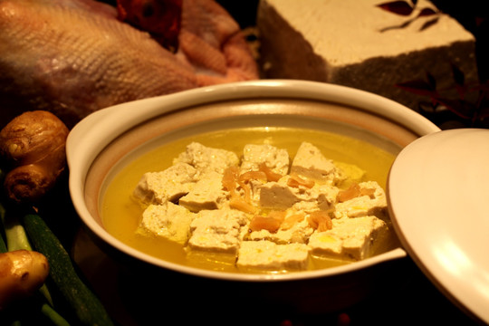 鸡汤炖豆腐