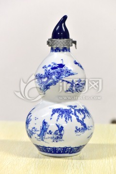 青花葫芦瓷酒瓶