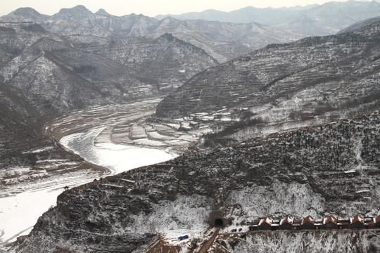 大山雪景