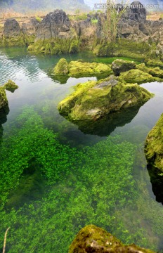 山涧溪水