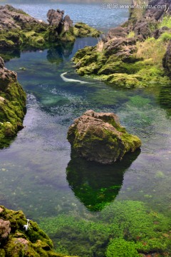 山涧溪水