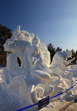 2016国际大学生雪雕大赛