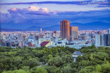 繁华的园林都市建筑群