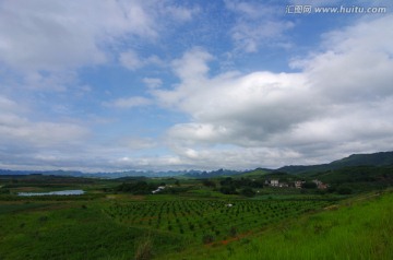 蓝天白云背景