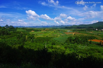 蓝天白云背景