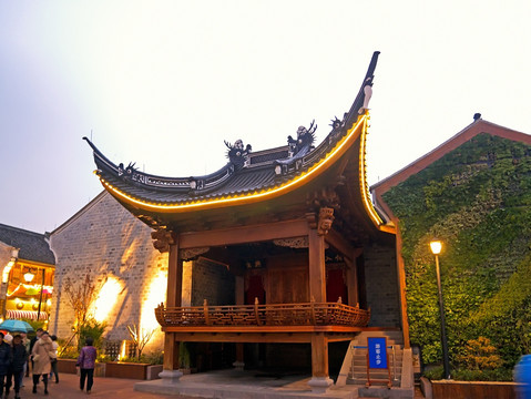 宁波南塘老街古戏台夜景