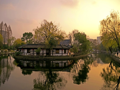 宁波月湖公园夕阳傍晚全景