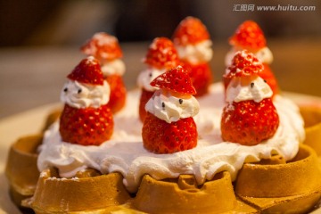 草莓奶油华夫饼