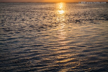 海面上的夕阳