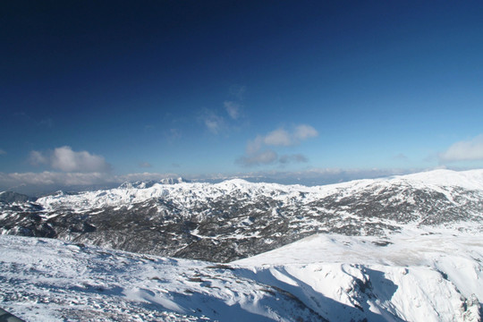 雪山顶峰