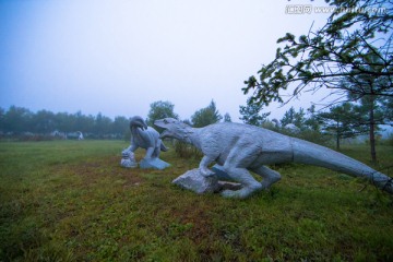 恐龙雕塑